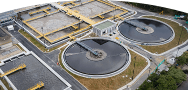 Vista aérea de una planta de tratamiento de aguas residuales de EPM.