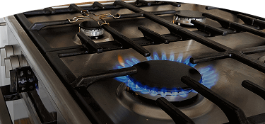 Boquilla de estufa de gas encendido con una llama azul