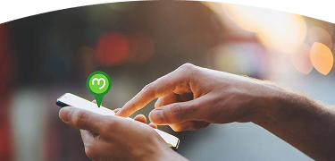 Banner "Geoportal EPM" acompañado de una imagen de unas manos usando un teléfono móvil con la pantalla encendida