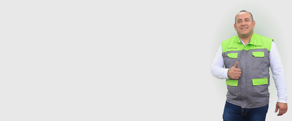 Empleado EPM sonriendo