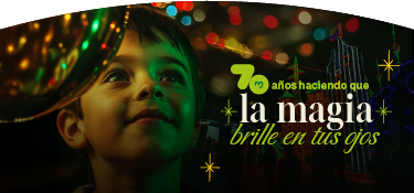 Niño observando con asombro los alumbrados navideños epm 2025. A su lado aparece el texto: "70 años haciendo que la magia brille en tus ojos" acompañado de estrellas decorativas y figuras luminosas en el fondo.