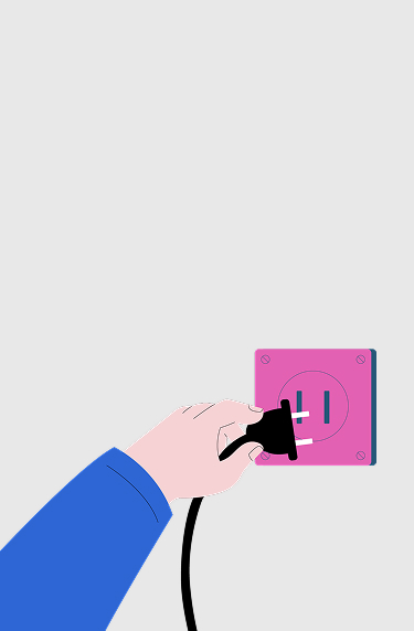 Ilustración de una mano conectando un enchufe a una toma eléctrica sobre fondo gris.