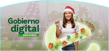 Mujer con gorro de Navidad sosteniendo un adorno frente a un árbol de luces y el texto "Gobierno digital para todos"