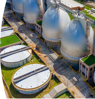 Vista aérea de una planta de tratamiento de agua