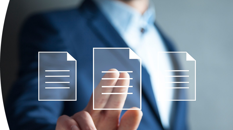 Mano usando una pantalla