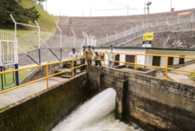 Planta de agua de energía hidroeléctrica epm