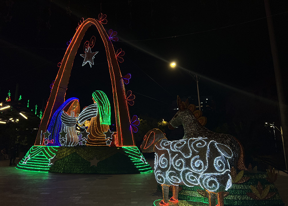 Alumbrado del pesebre tradicional colombiano