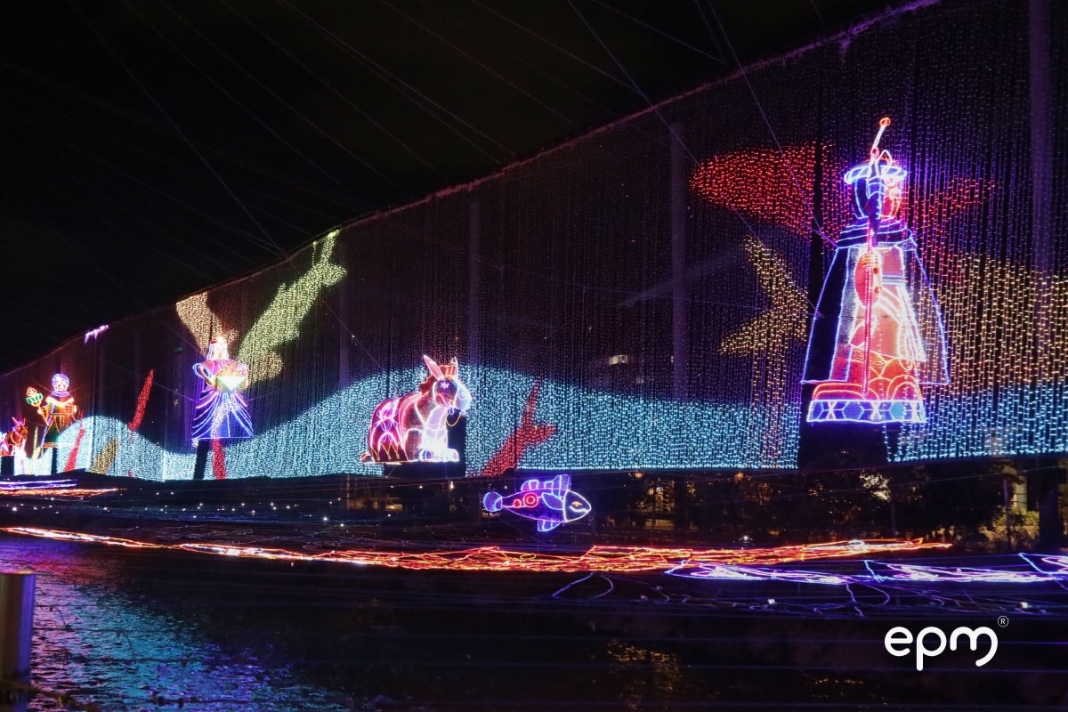 Alumbrados navideños de la estación número cuatro