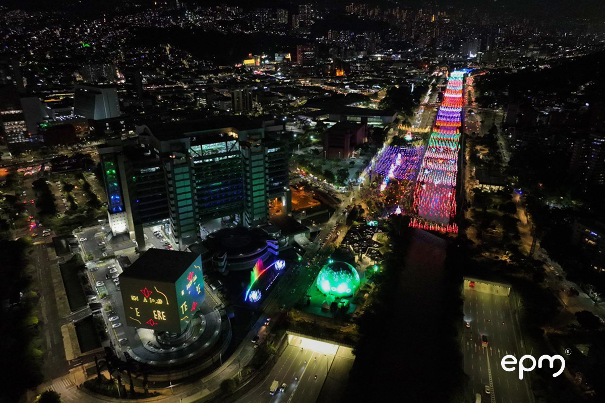 Fotografía aérea del alumbrado de navideño de epm 2025
