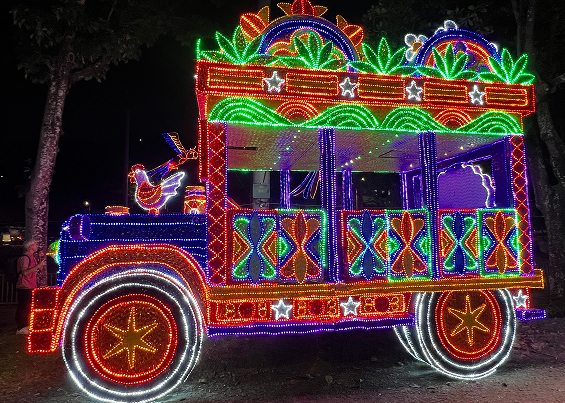 Alumbrado de las chivas tradicionales antioqueñas