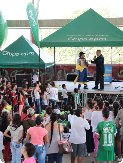 Educación a Clientes y Comunidad