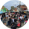 Imagen de personas realizando una actividad en el barrio