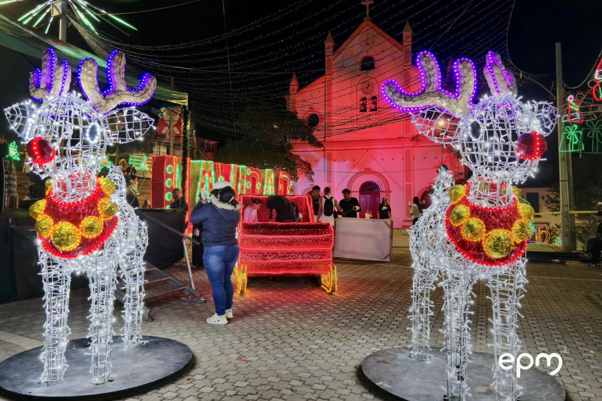 Fotografías de alumbrados navideños del municipio de Guadalupe