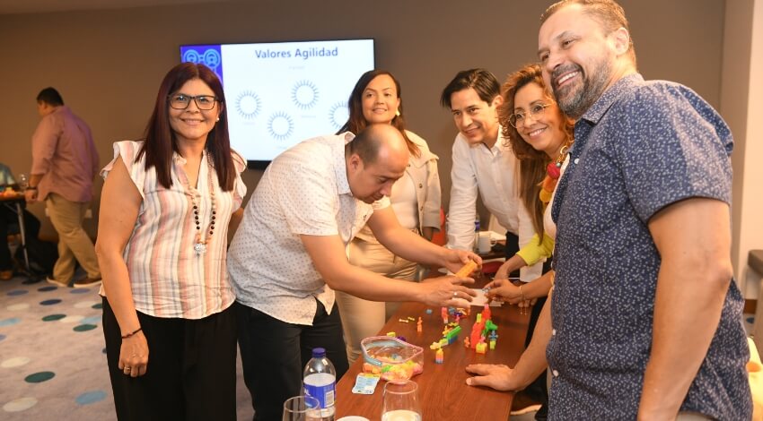 Personas reunidas
