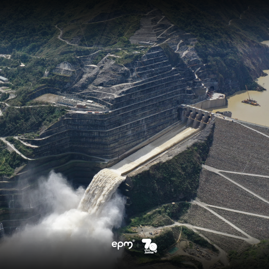 Fotografía aérea del vertedero de hidroituango