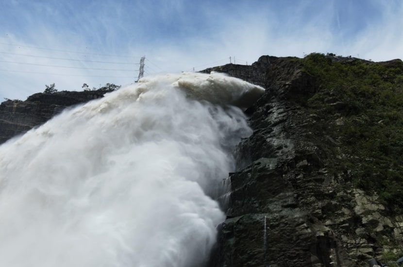Presa y vertedero