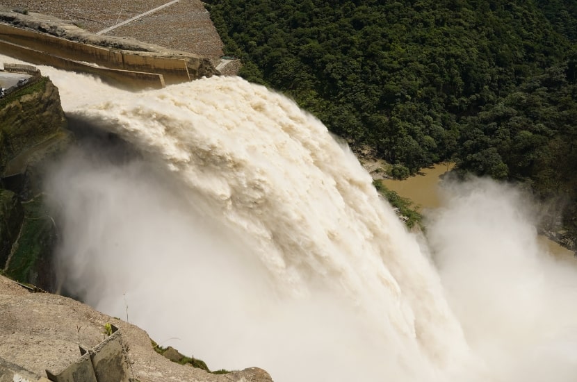 Presa y vertedero