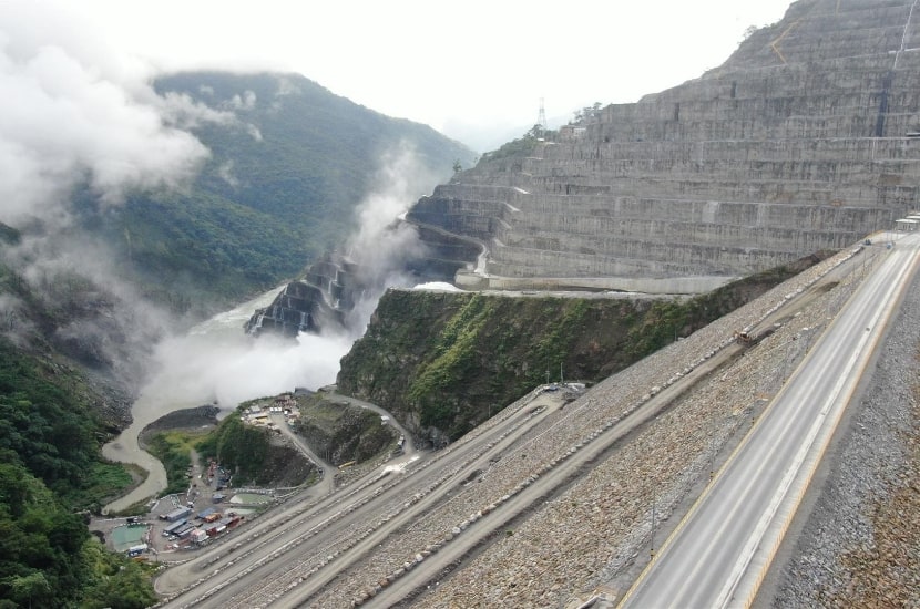 Presa y vertedero