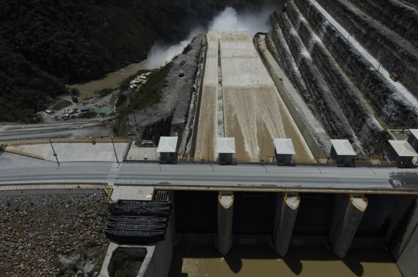 Presa y vertedero