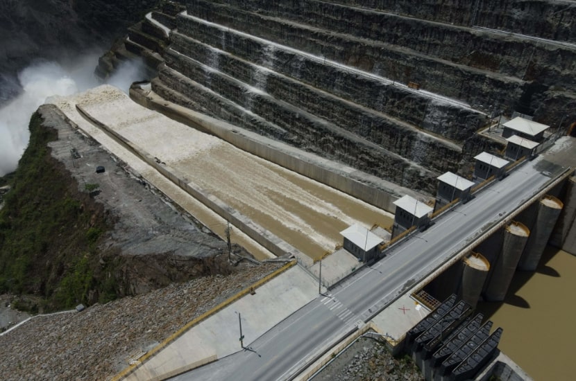 Presa y vertedero