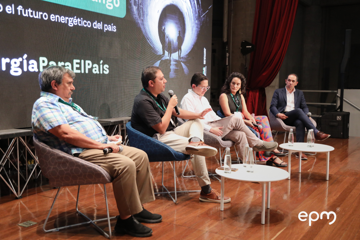 Personal EPM hablando