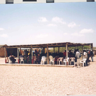 Reunión de personas en el parque eólico Jepírachi