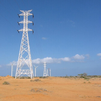 Torres de energía en el parque eólico Jepírachi