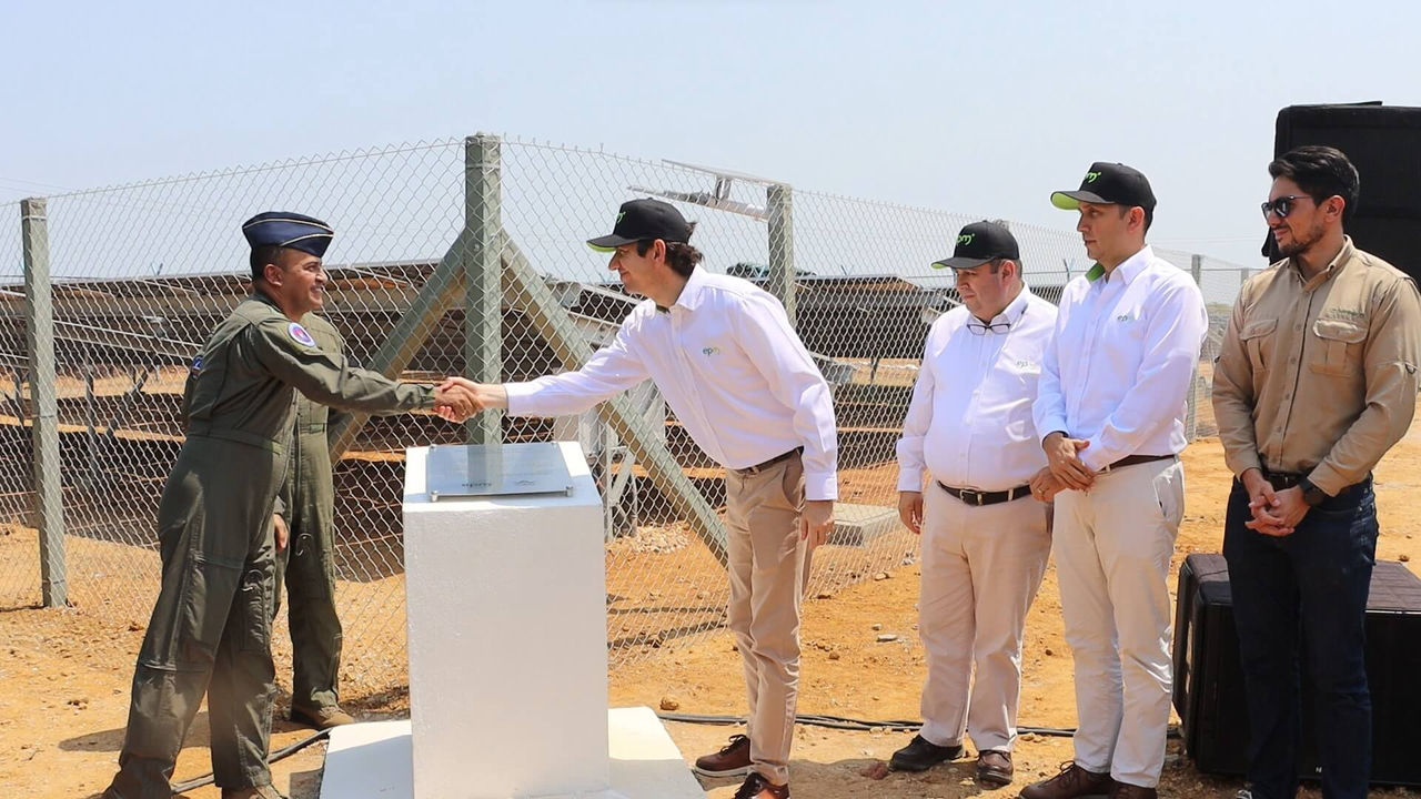 Con tecnología de vanguardia, EPM contribuye a la transición energética de la Fuerza Aérea Colombiana