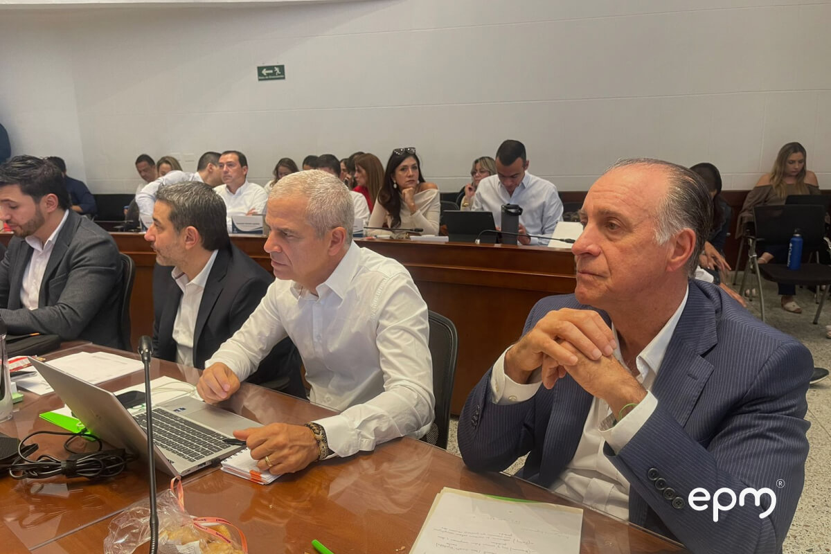 Concejo de Medellín autorizó la enajenación de las acciones de EPM en UNE e Invertelco