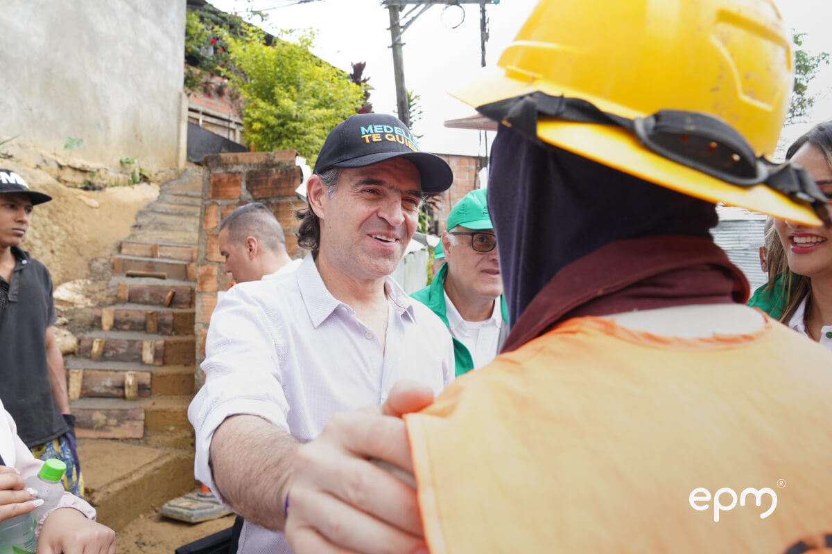 Entrega de agua potable a hogares vulnerables 