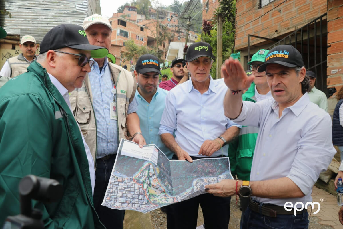 Entrega de agua potable a hogares vulnerables 