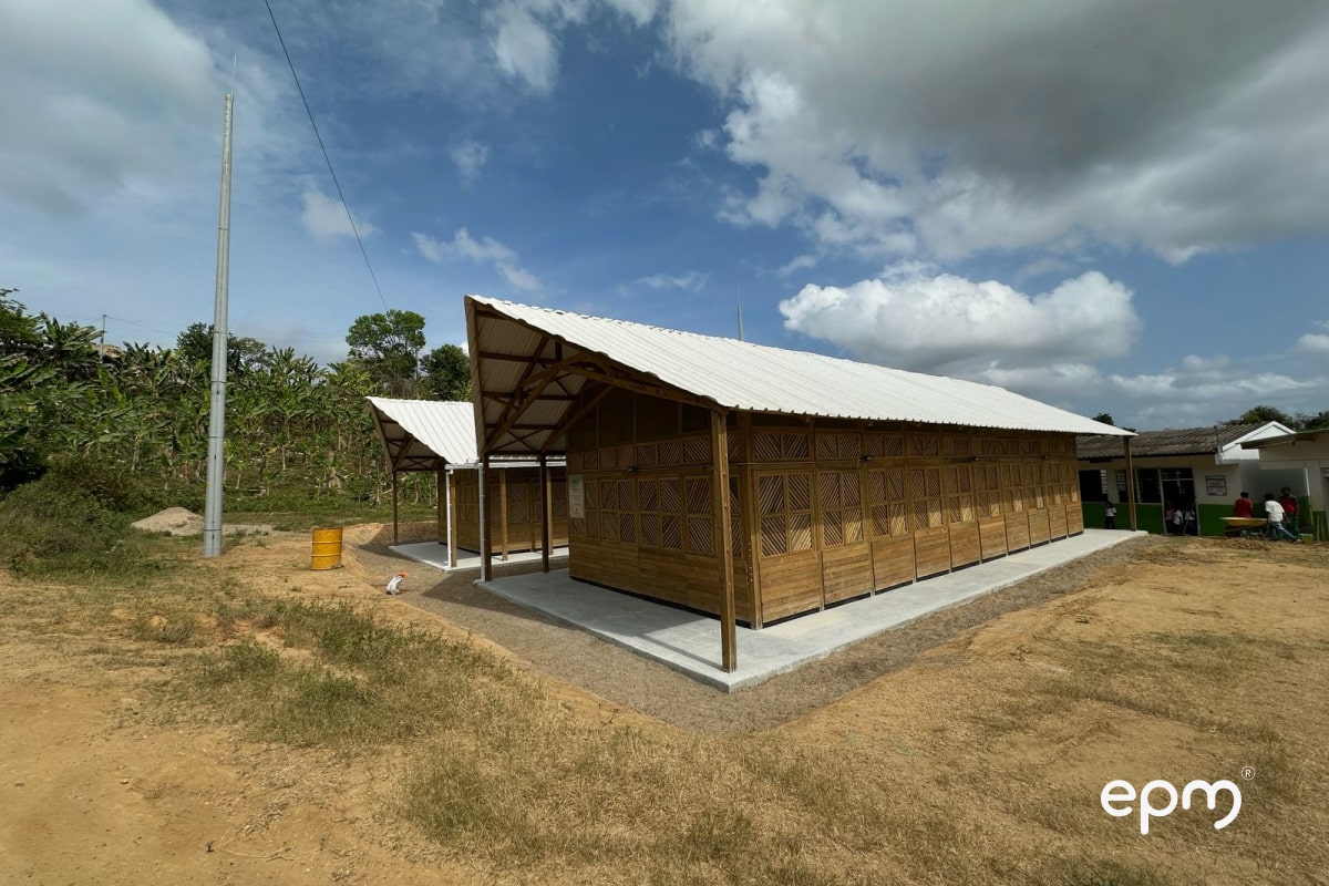 Nueva escuela construida para niños indígenas en Antioquia