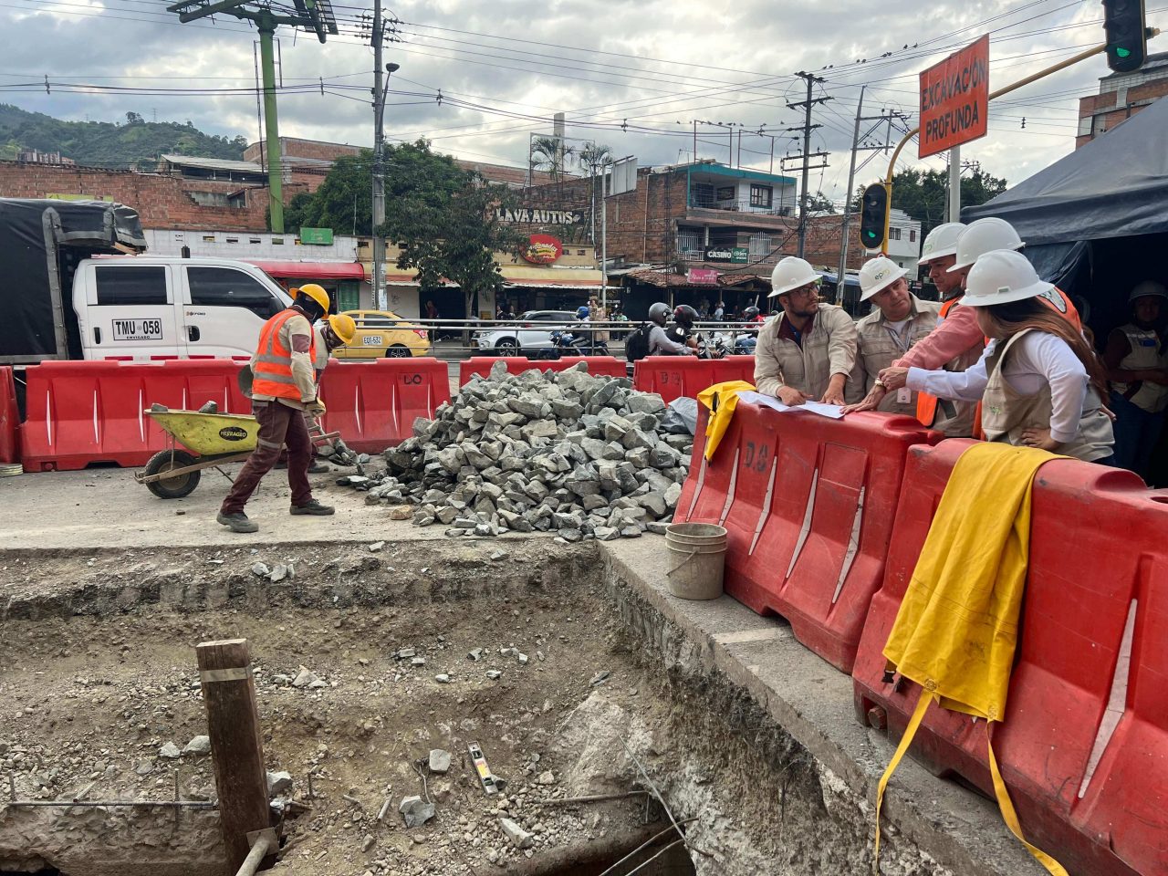 EPM avanza en la reparación de infraestructura de saneamiento en sector de Las Chimeneas en Itagüí