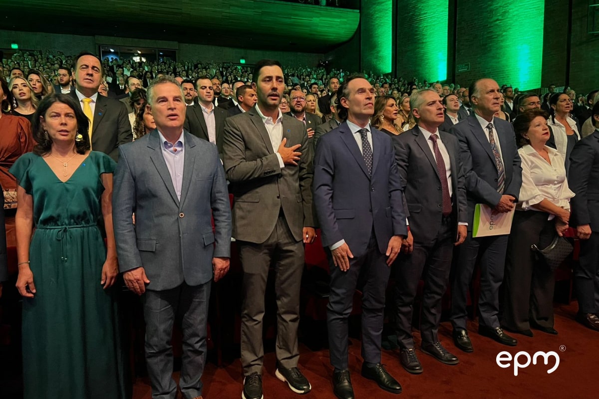 Autoridades y líderes presentes en la ceremonia de 70 años de EPM en Medellín