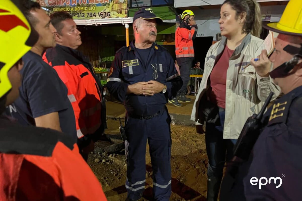 EPM y Distrito atienden emergencia en Santa Cruz