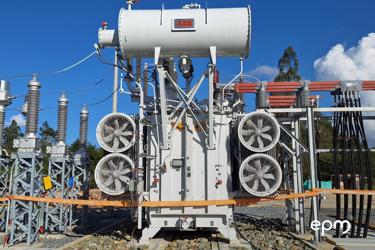 Fotografía tomada a una central eléctrica 