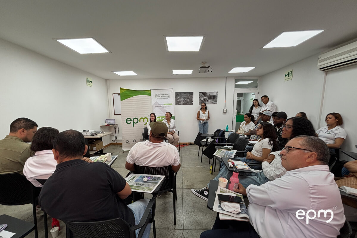 Grupo de personas reunidas