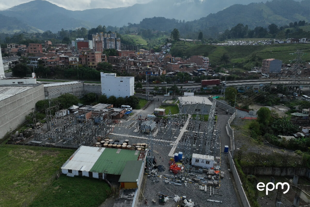 Fotografía de una subestación eléctrica 
