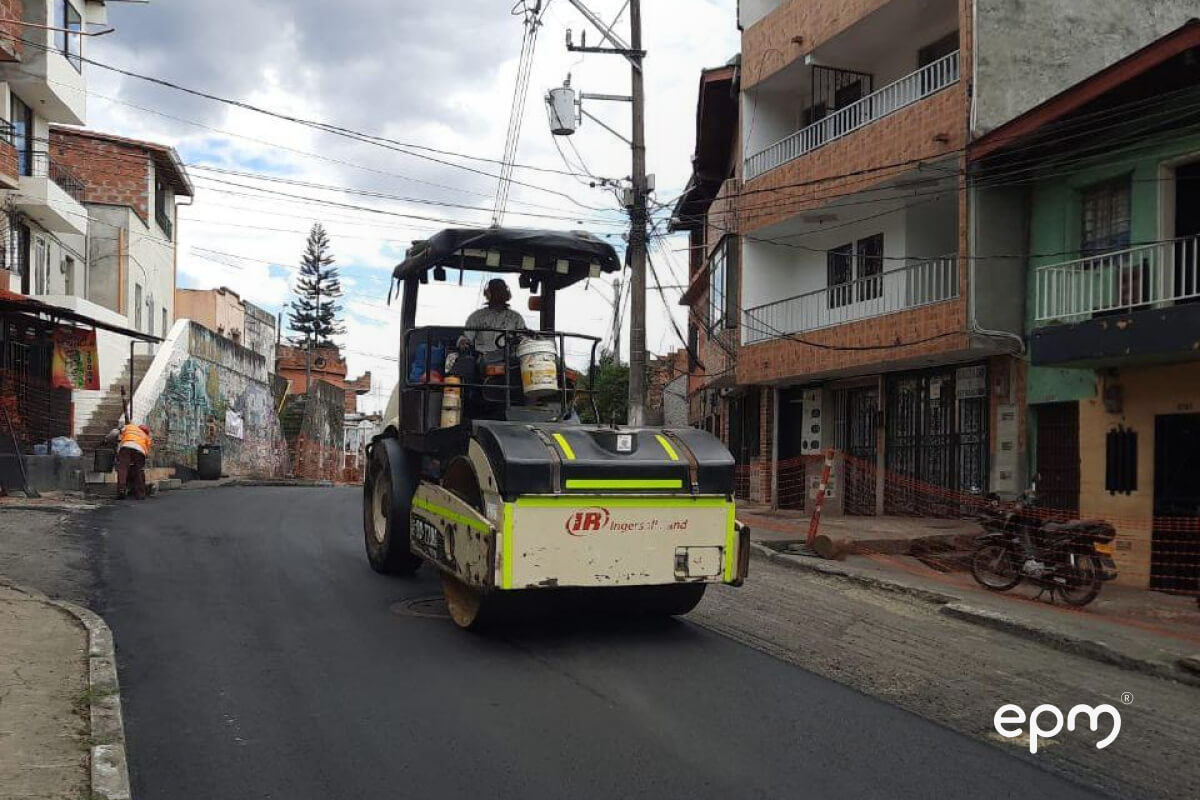 EPM pavimentó 7,3 kilómetros en el primer semestre del año