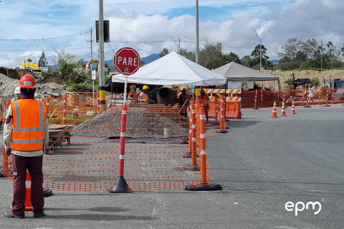 Fotografía de una obra en construcción vial
