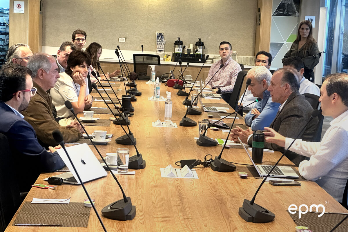 EPM socializó con representantes de los gremios su intención de enajenar las acciones en UNE e Invertelco