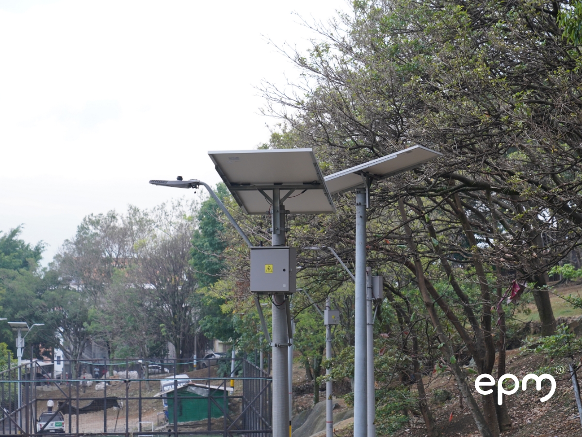 EPM tiene éxito en proyecto piloto de energía solar para alumbrado público