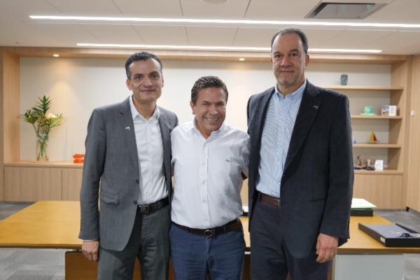 Darío Flórez, Vpdte. Ejecutivo Nuevos Negocios, Innovación y Tecnología; Álvaro Rendón, Gerente General de EPM y Gabriel Betancourt, Vpdte Ejecutivo Proyectos e Ingeniería.