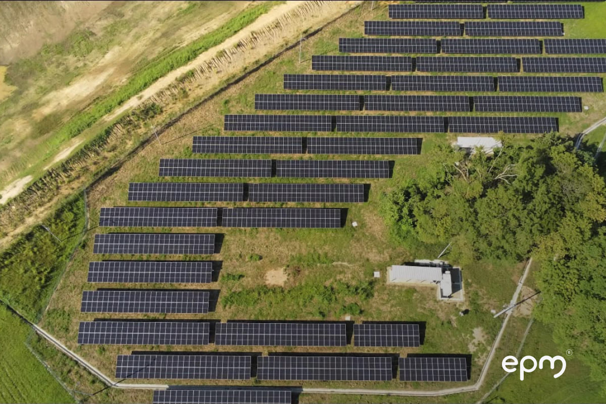 Vista aérea de planta solar