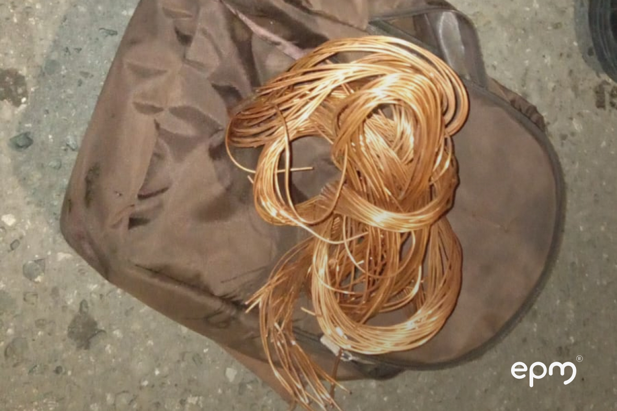 Cable de cobre recuperado durante una intervención relacionada con hurto de infraestructura eléctrica