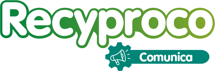  Logo "Recyproco" en verde. Debajo, engranaje con megáfono y palabra "Comunica" en fondo verde.